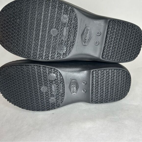 Crocs Women's Size 9 US Clogs Black Slip Resistant Work Shoes - Picture 8 of 9